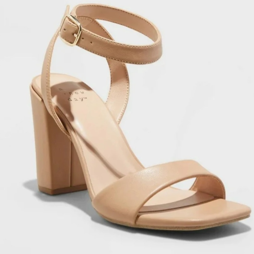 NWT. A New Day Women’s Sal Heels.  Size 10